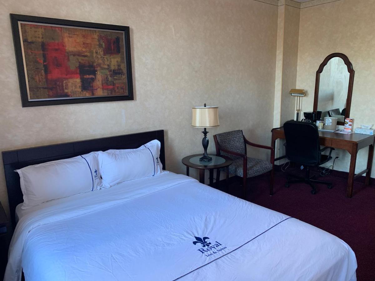 Royal Inn And Suites At Guelph Bagian luar foto