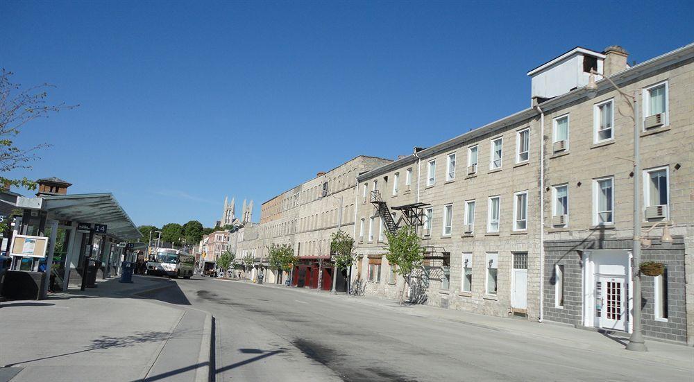 Royal Inn And Suites At Guelph Bagian luar foto