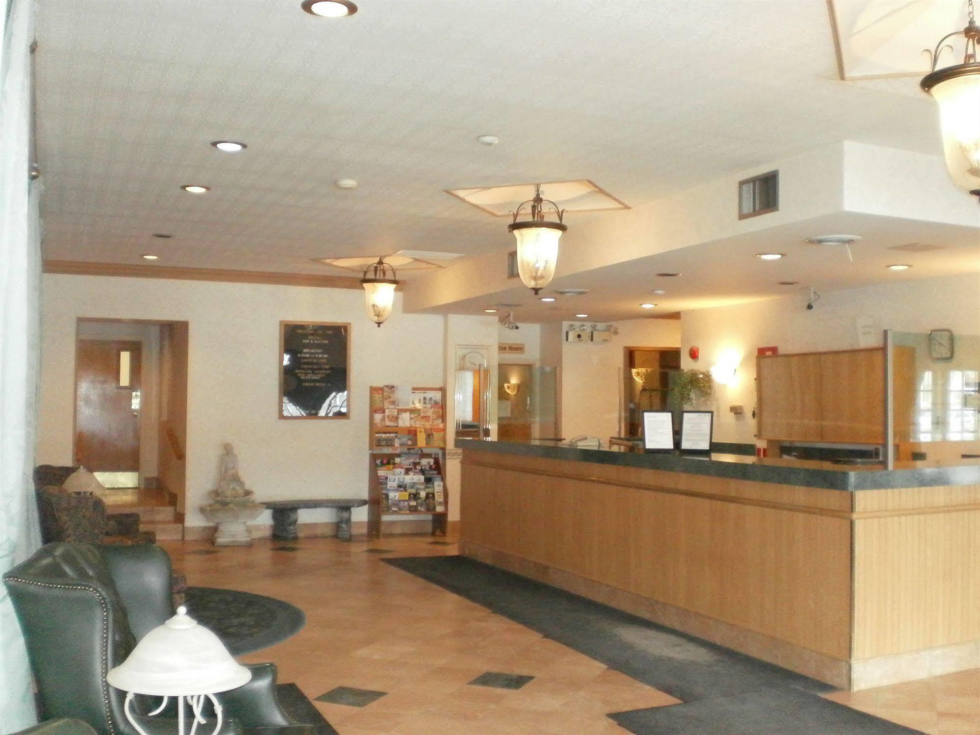 Royal Inn And Suites At Guelph Bagian luar foto