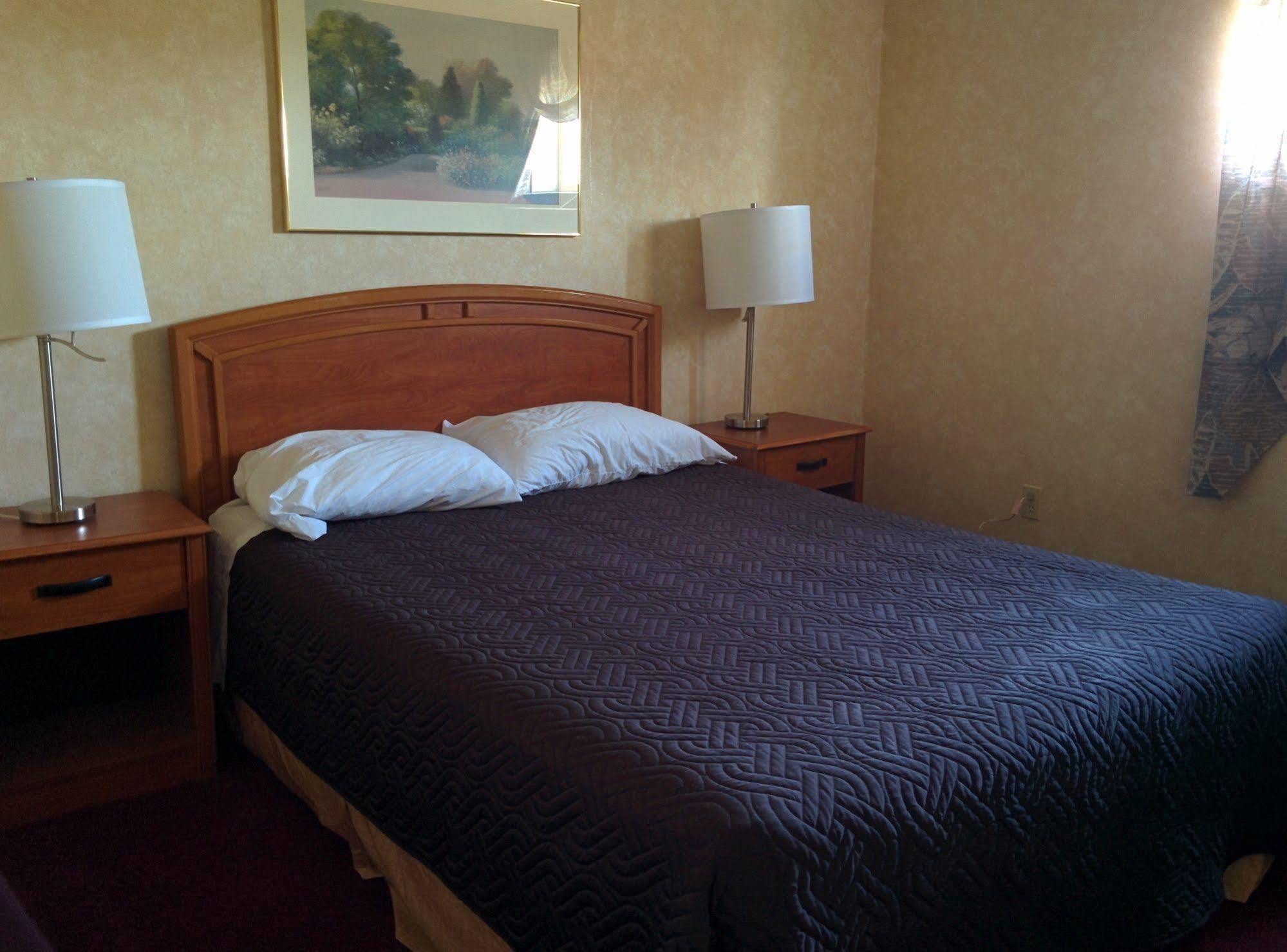 Royal Inn And Suites At Guelph Bagian luar foto