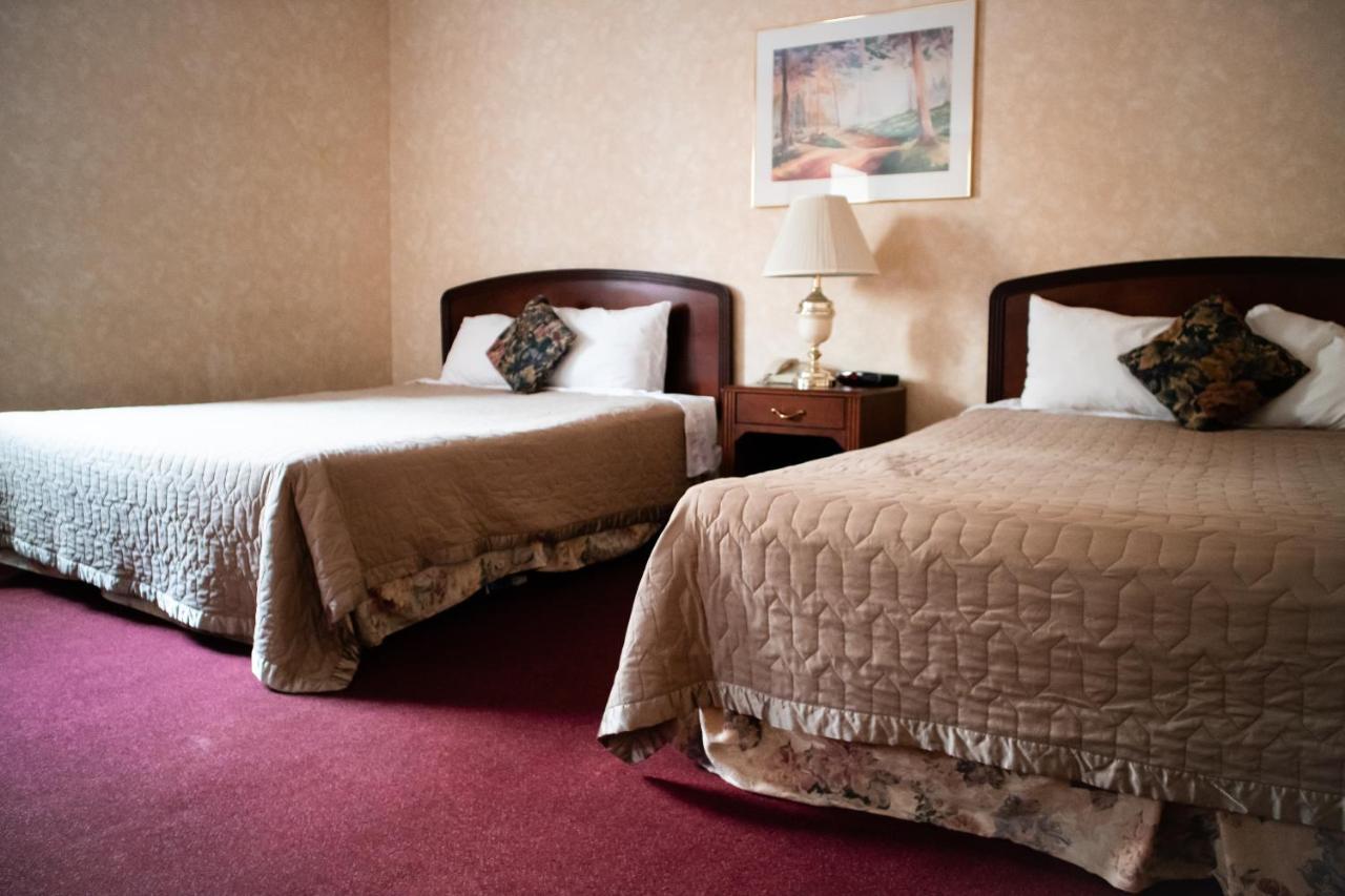 Royal Inn And Suites At Guelph Bagian luar foto