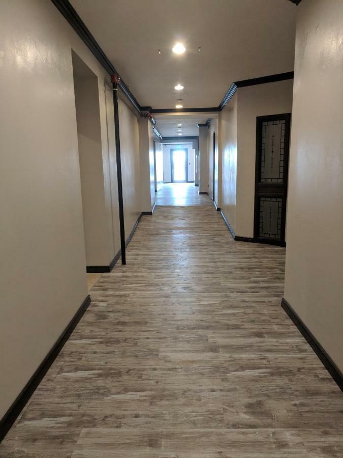 Royal Inn And Suites At Guelph Bagian luar foto