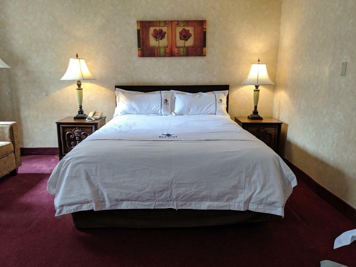 Royal Inn And Suites At Guelph Bagian luar foto
